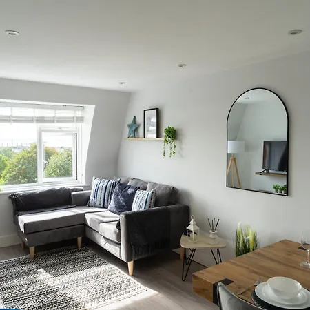 2-Br Chic, Stylish Southsea Apt, Great Views, Easter Special Offer! Spacious & Free Parking Permit, Sleeps 4 - By Blue Puffin Stays Portsmouth Exterior photo