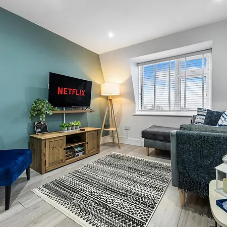 2-Br Chic, Stylish Southsea Apt, Great Views, Easter Special Offer! Spacious & Free Parking Permit, Sleeps 4 - By Blue Puffin Stays Portsmouth Exterior photo