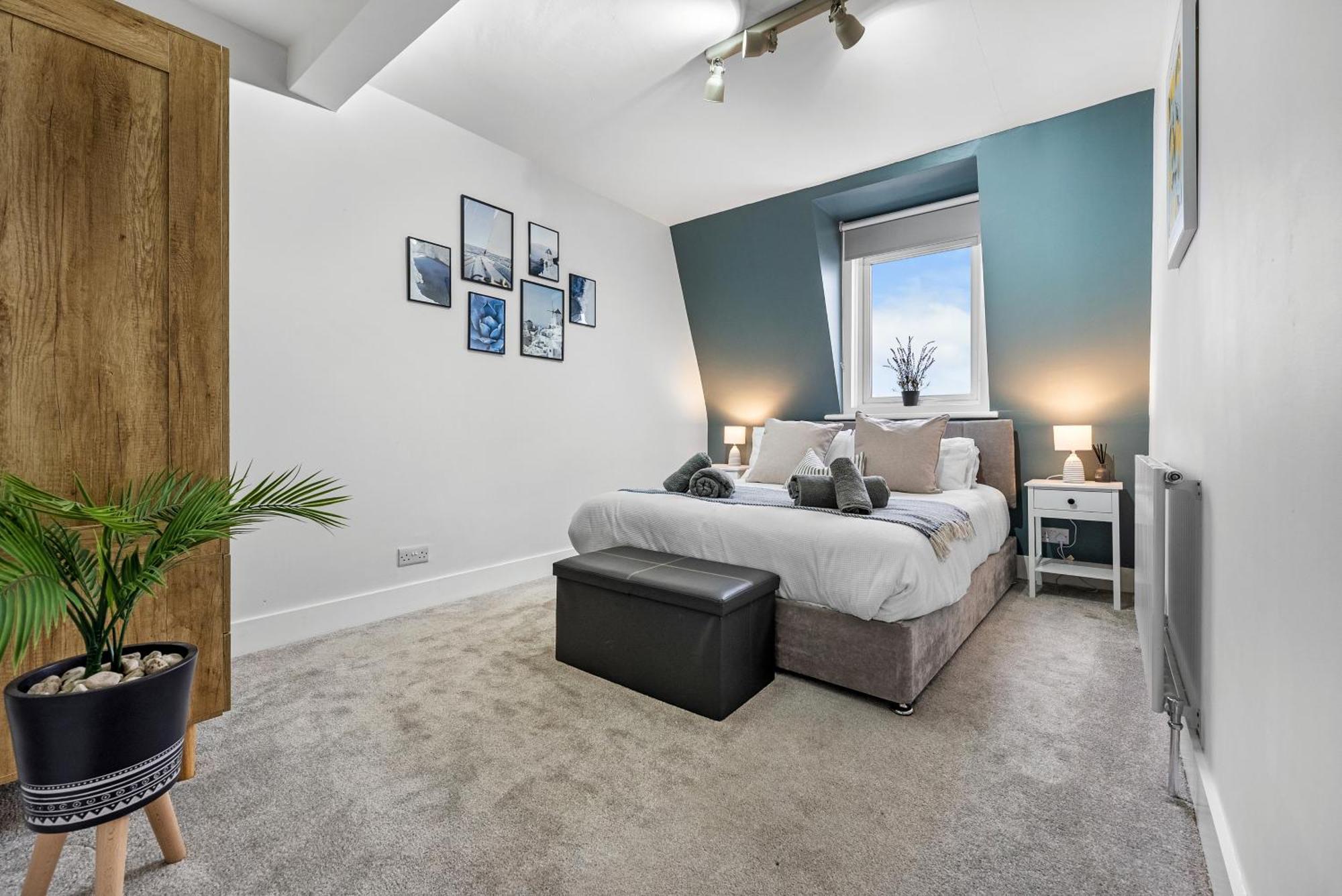 Apartment 2-br Chic, Stylish Southsea Apt, Great Views, Easter Special Offer! Spacious & Free Parking Permit, Sleeps 4 - By Blue Puffin Portsmouth