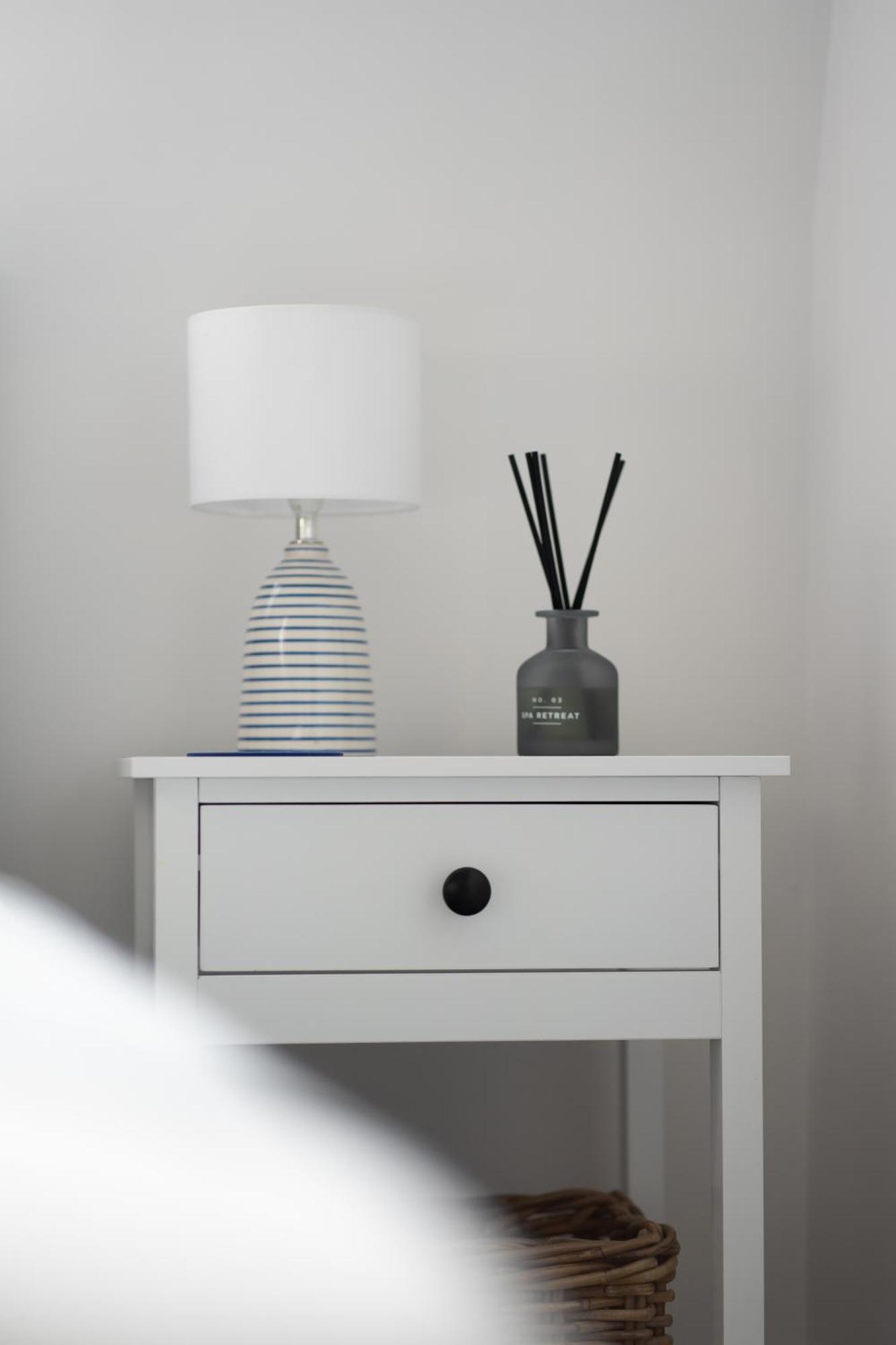 Apartment 2-br Chic, Stylish Southsea Apt, Great Views, Easter Special Offer! Spacious & Free Parking Permit, Sleeps 4 - By Blue Puffin
