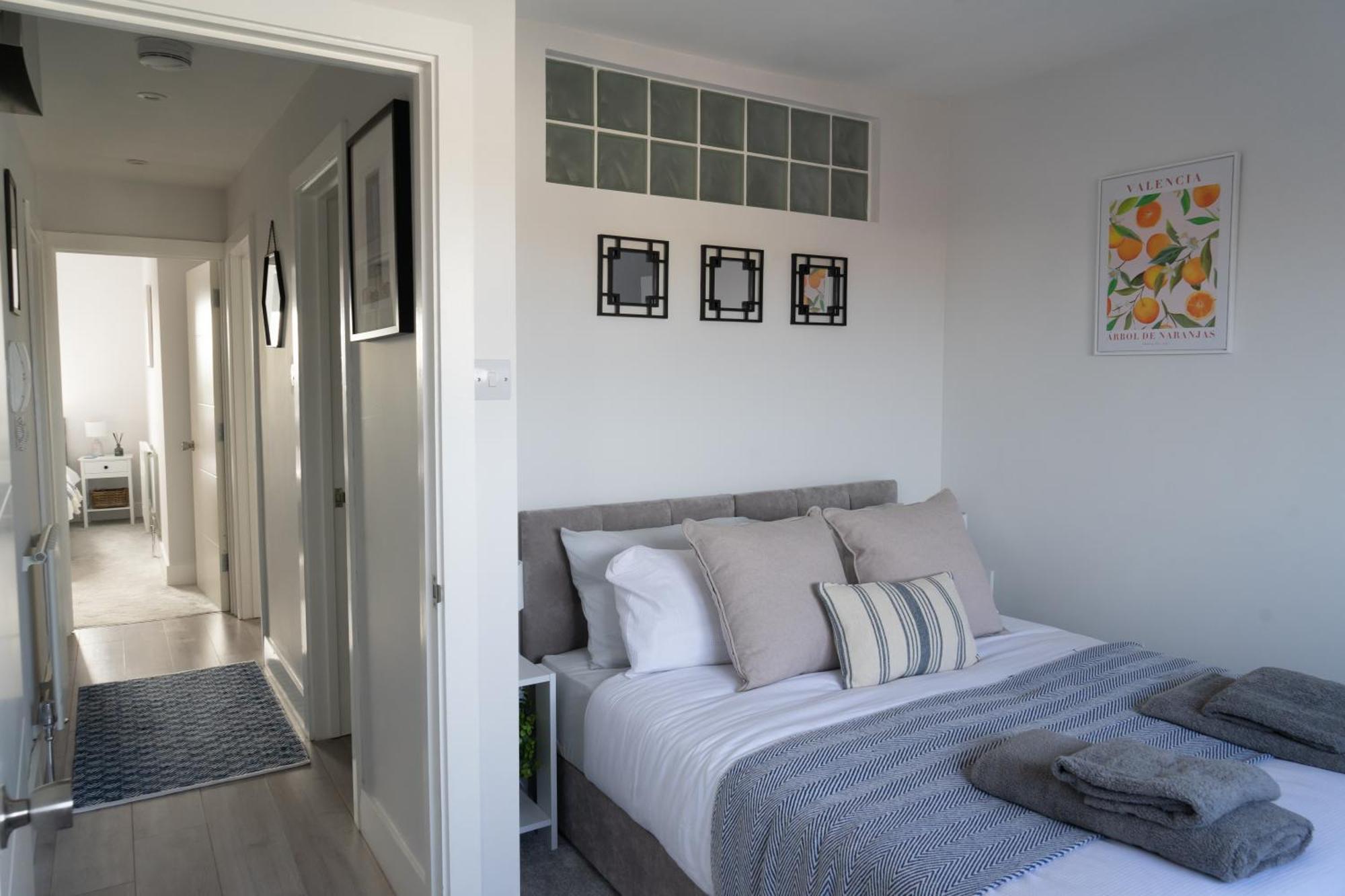 Apartment 2-br Chic, Stylish Southsea Apt, Great Views, Easter Special Offer! Spacious & Free Parking Permit, Sleeps 4 - By Blue Puffin