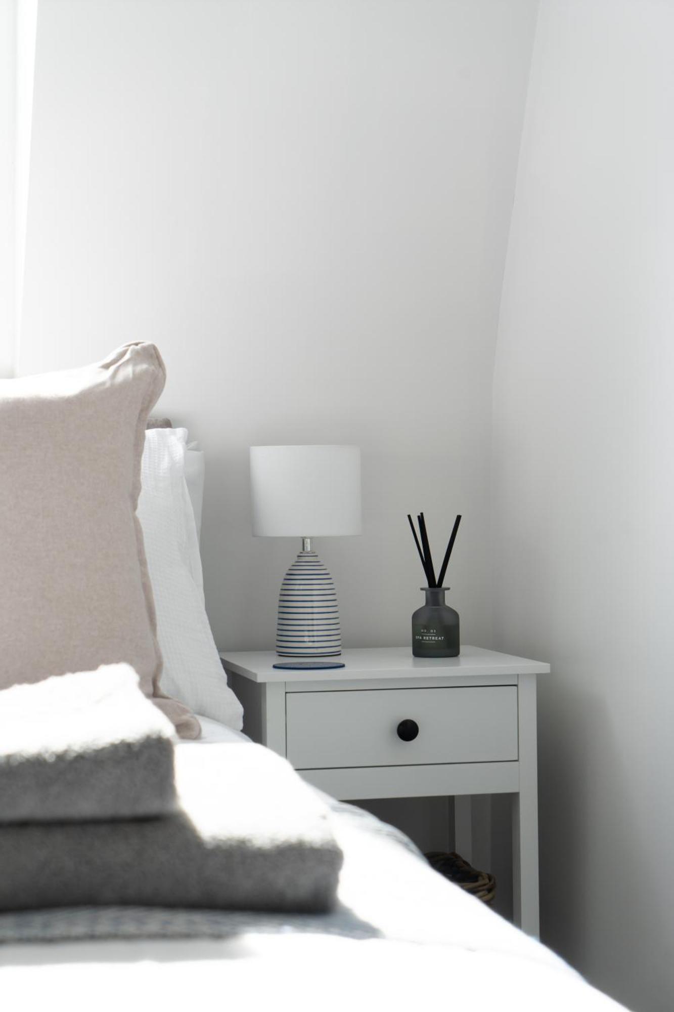 Apartment 2-br Chic, Stylish Southsea Apt, Great Views, Easter Special Offer! Spacious & Free Parking Permit, Sleeps 4 - By Blue Puffin